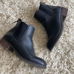 Chelsea boots